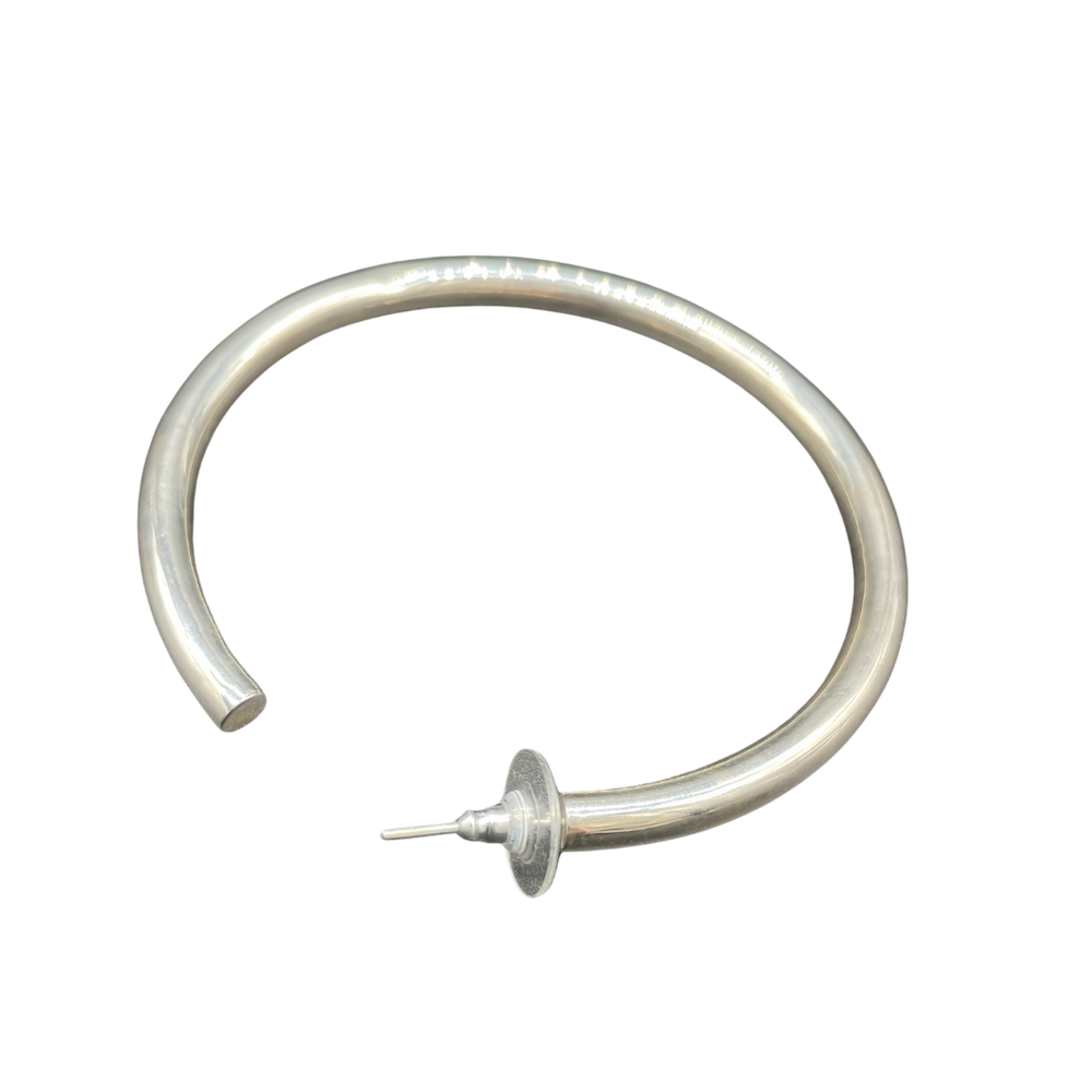 EALGA silver hoop earrings product render, side view