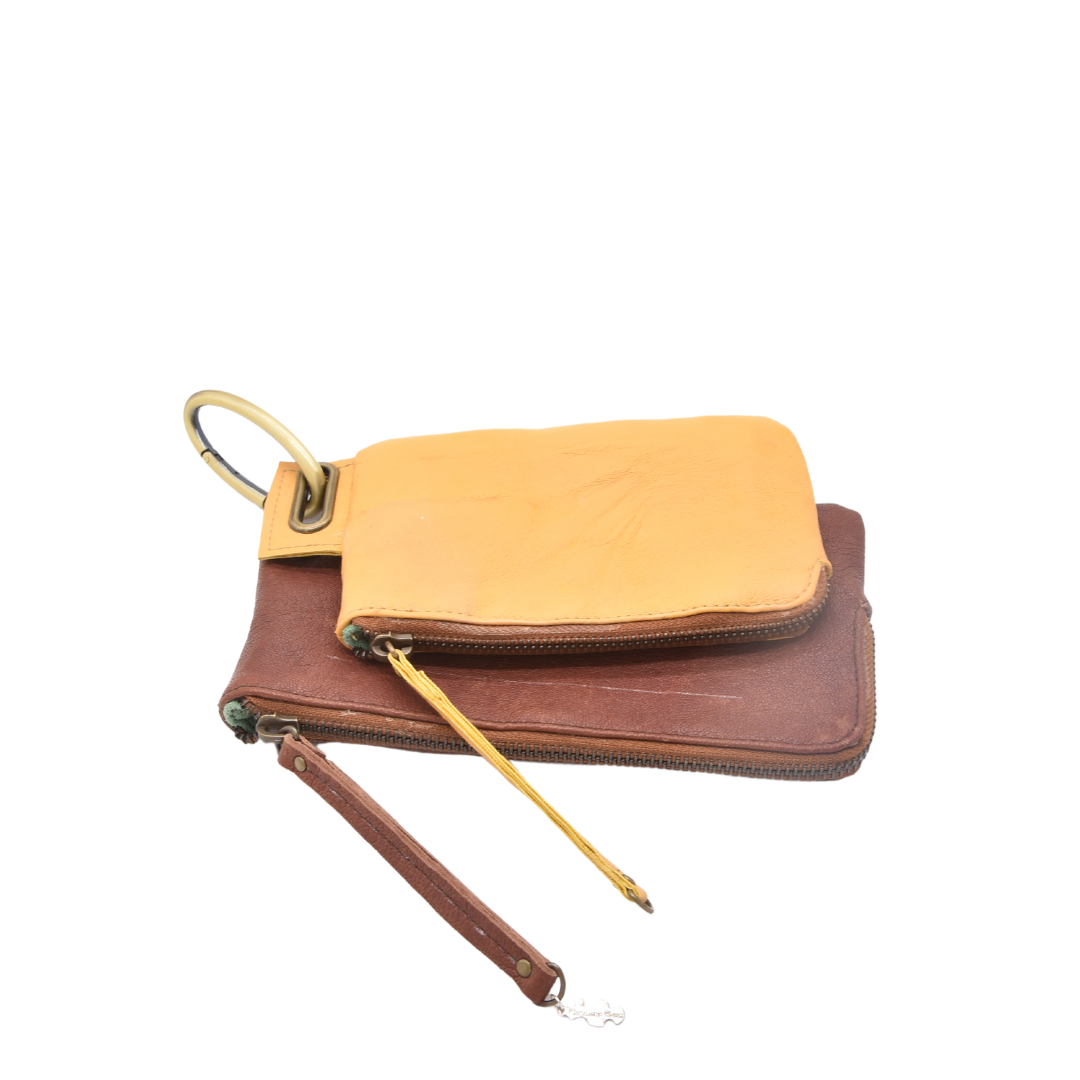 Multi-functional phone hanger Multi-pocket key hanger Kaatje key hanger Recycled leather phone hanger Eco-friendly key hanger Unique leather key hanger Limited edition key hanger Stylish phone and key hanger