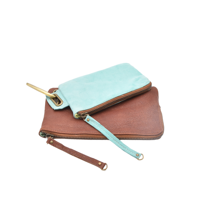 Multi-functional phone hanger Multi-pocket key hanger Kaatje key hanger Recycled leather phone hanger Eco-friendly key hanger Unique leather key hanger Limited edition key hanger Stylish phone and key hanger