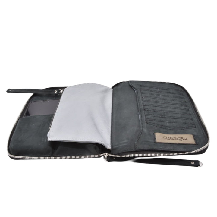 TITAN -BLACK - TRAVEL WALLET