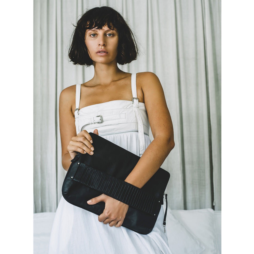 ALALA | BLACK | LAPTOP SLEEVE CLUTCH