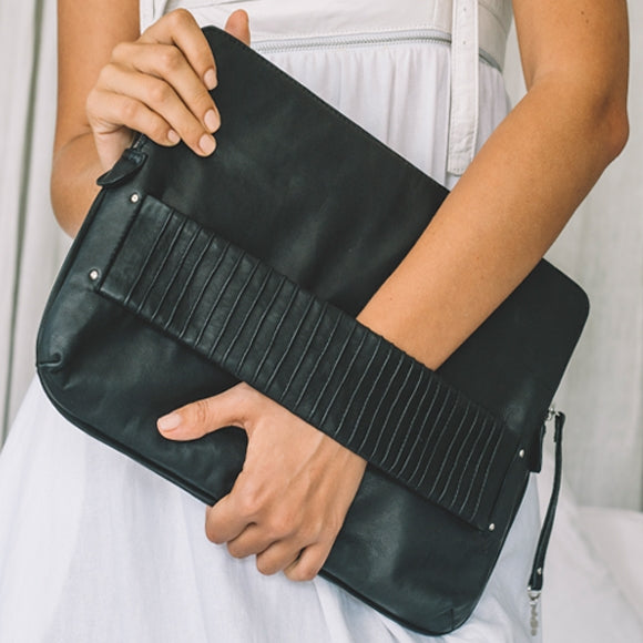 ALALA | BLACK | LAPTOP SLEEVE CLUTCH